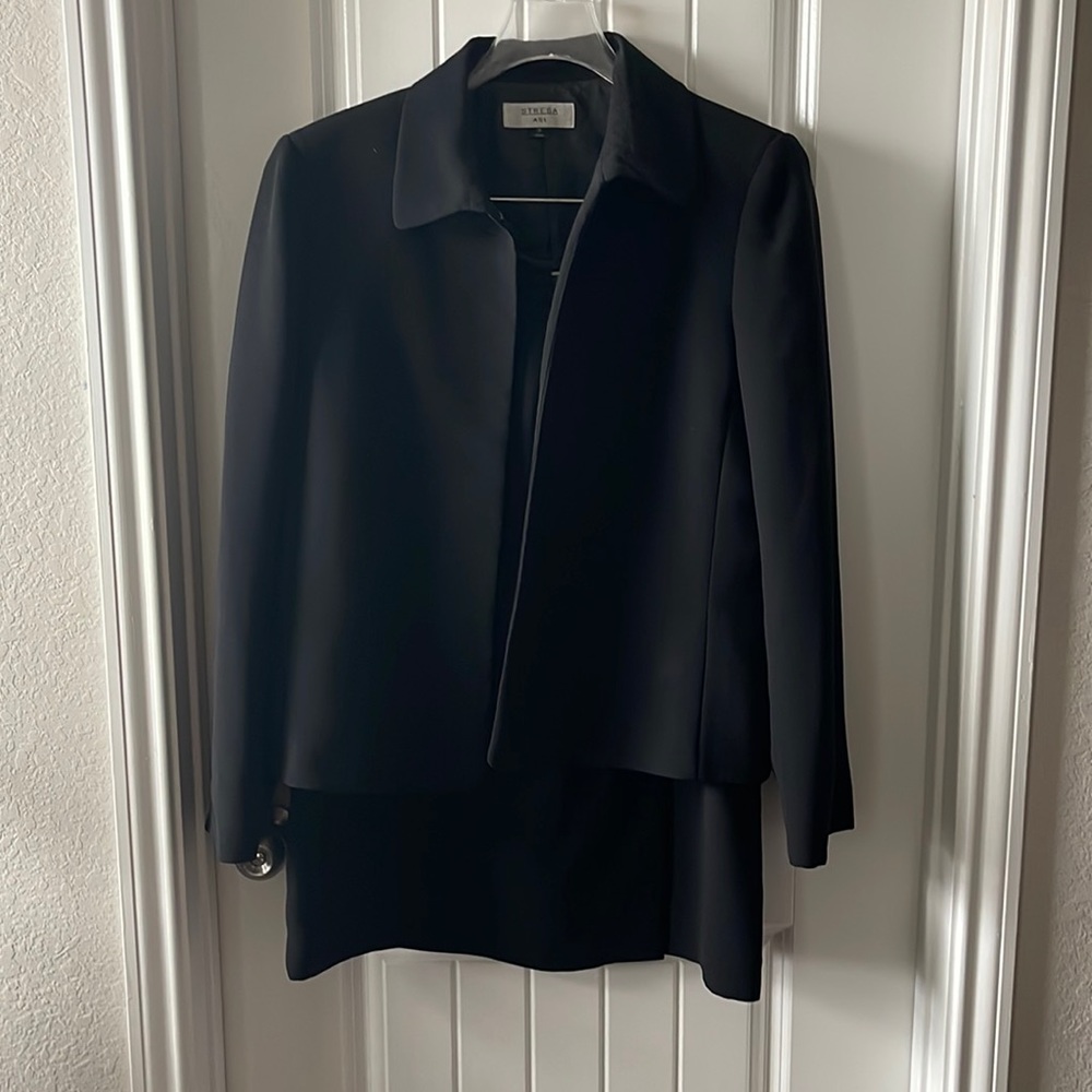 Stresa -16 - 3 piece black skirt suit